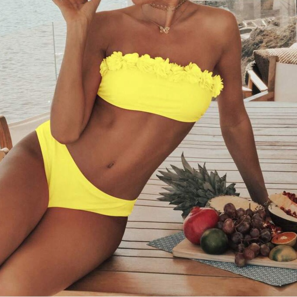 🏡 NWOT SHEIN Floral Bikini Set - Yellow - Size L